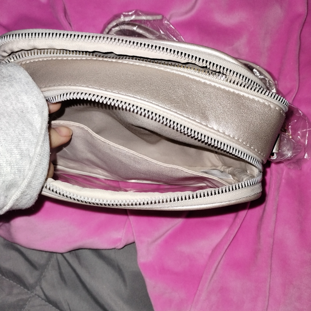 Touch Screen Crossbody Purse by SAVE THE GIRLS - Picture 8 of 11
